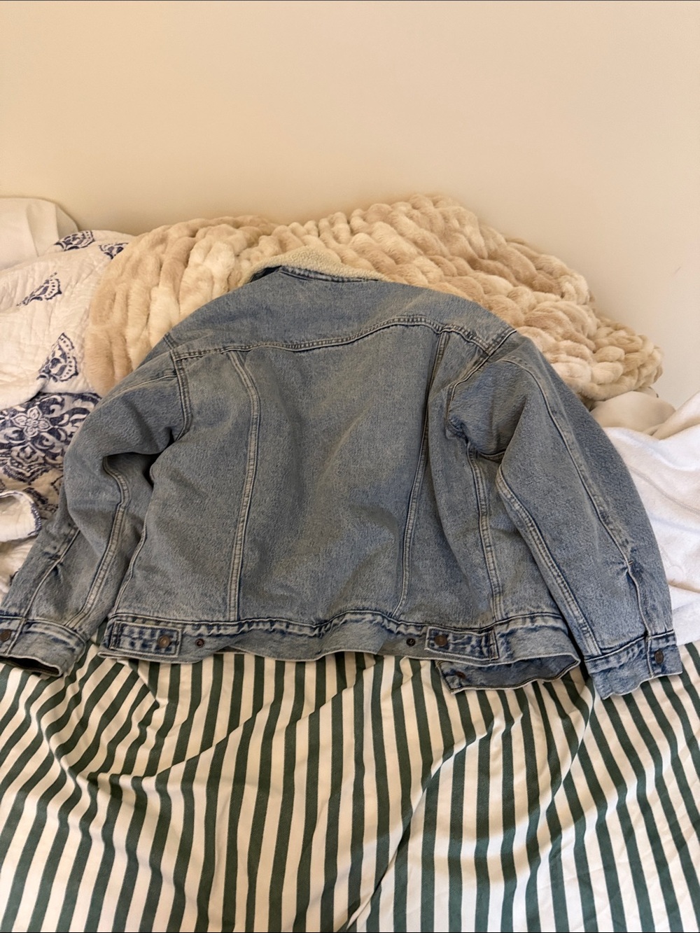 NWT Levi dad trucker jacket. Small - Picture 5 of 5